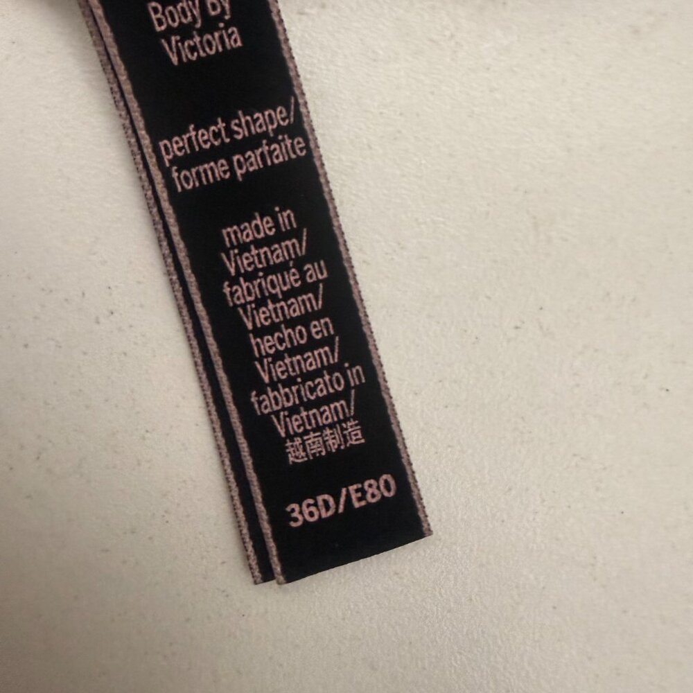 Victoria’s Secret Body by Victoria Black Lace Plunge Bra | 36D - Picture 11 of 11